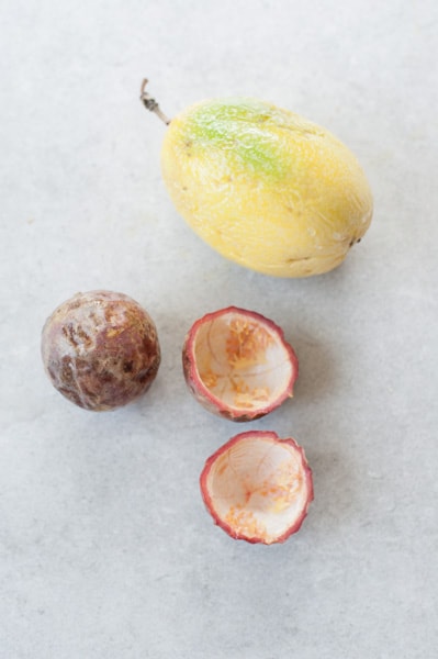 different types of passion fruit