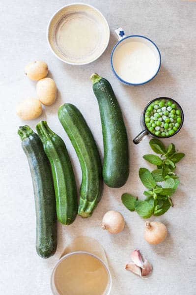 ingredients needed to prepare Creamy zucchini soup with mint and peas