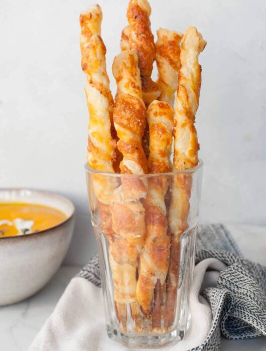 puff pastry cheese straws