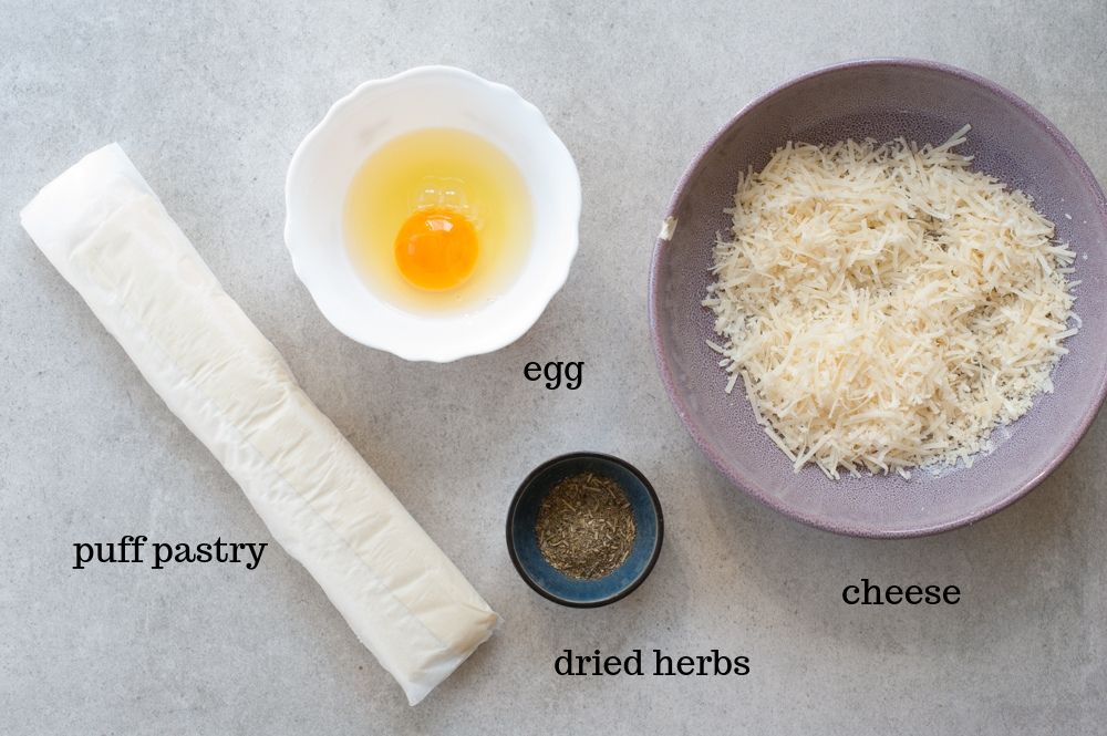 Puff pastry cheese straws ingredients.