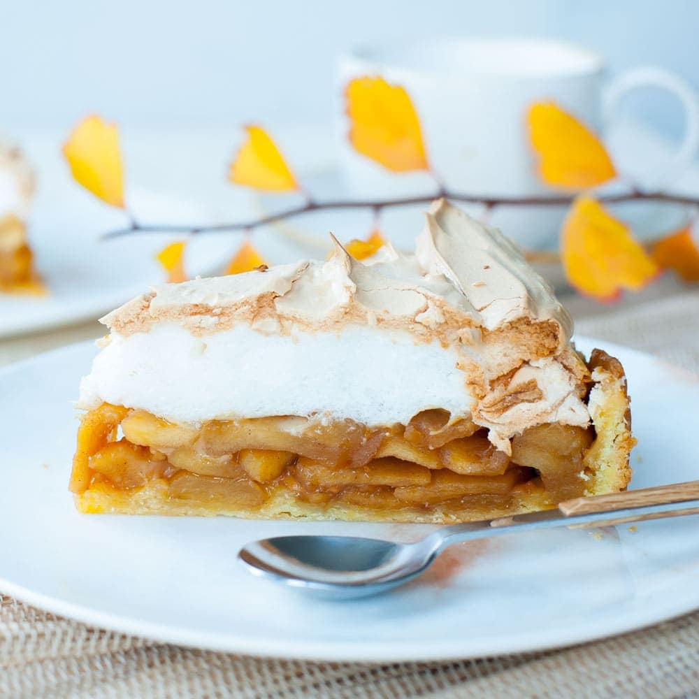 Apple tart with meringue topping - Everyday Delicious