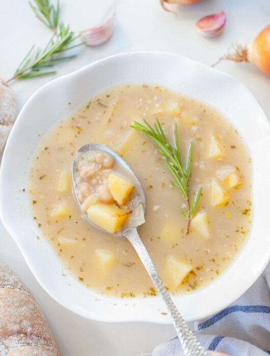 white bean soup with garlic and rosemary