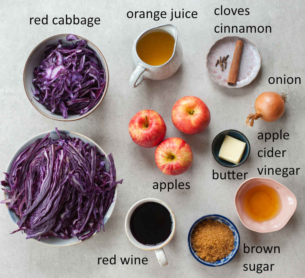 Ingredients needed to prepare braised red cabbage.