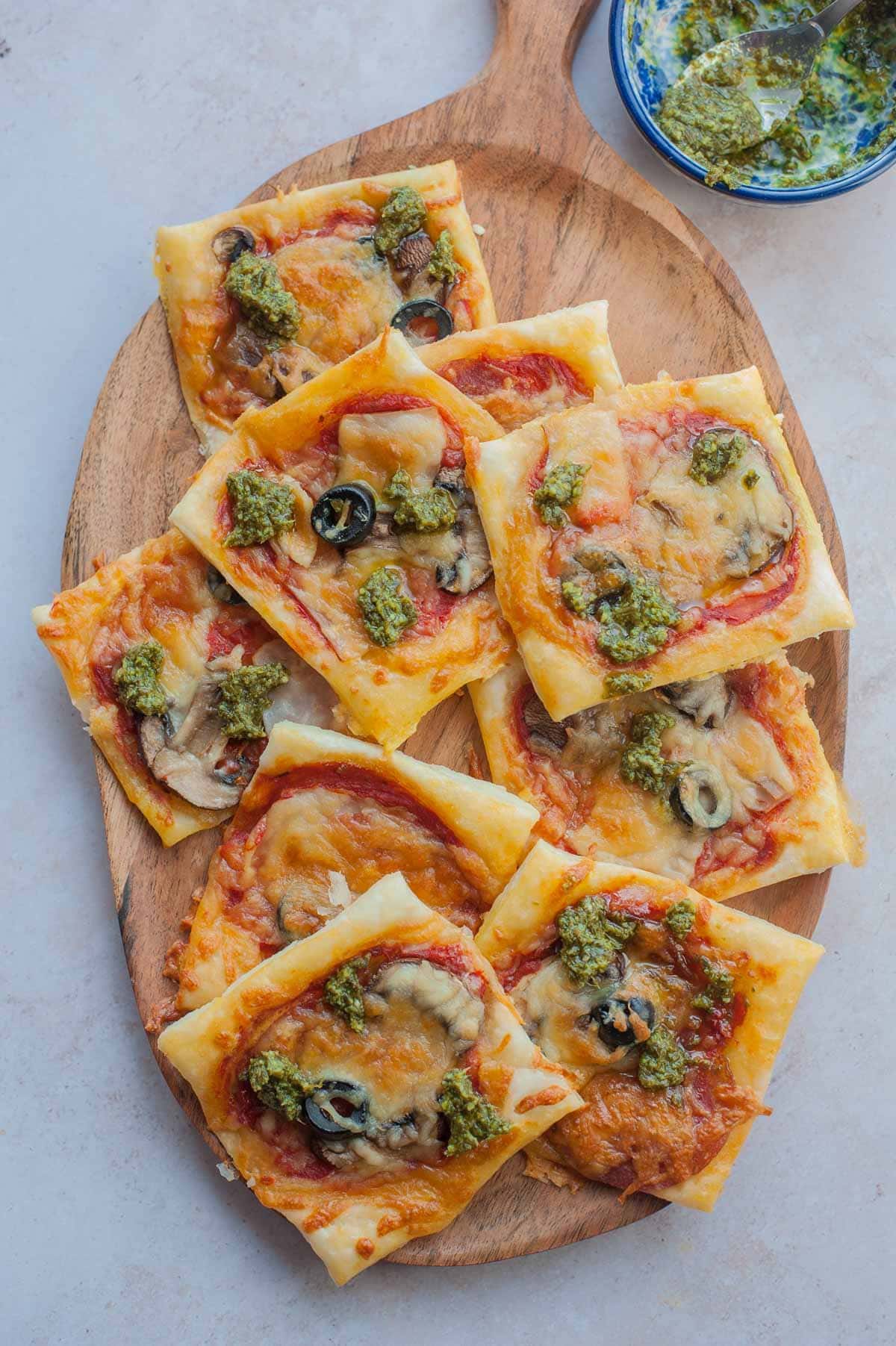 Mini puff pastry pizzas - Italian recipes by GialloZafferano