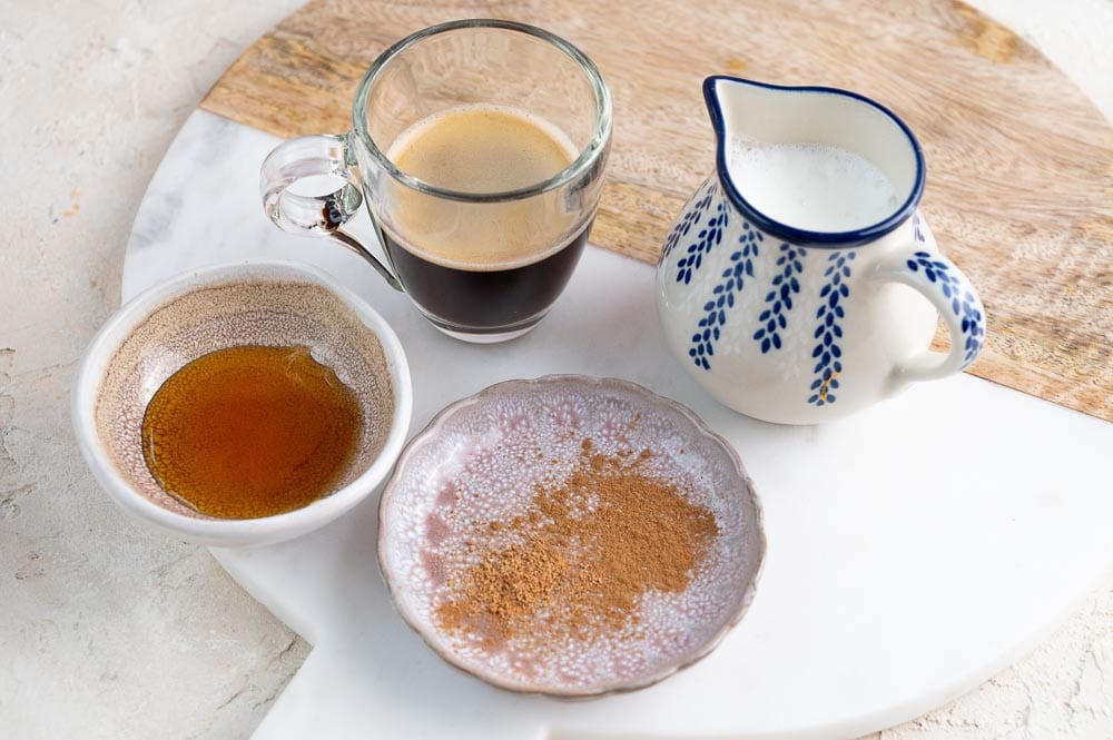 Ingredients needed to prepare coffee with honey and cinnamon