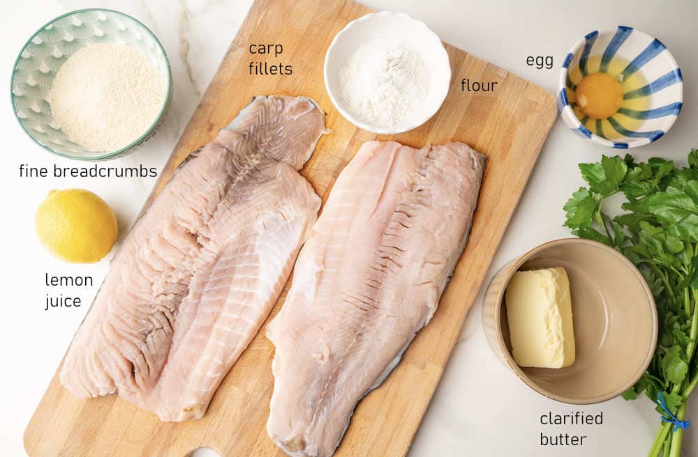 Labeled ingredients for Christmas pan-fried carp.