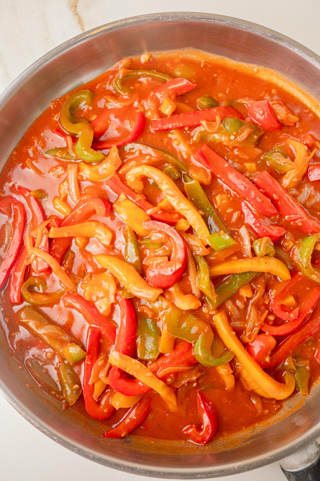 Zigeunersoße (bell pepper sauce) in a frying pan.